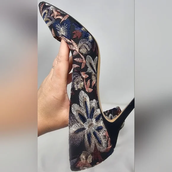 G.I.L.I. Alecia Women's High Heels Size 9.5 Multicolor Embroidered Pointed Toe - Picture 5 of 15
